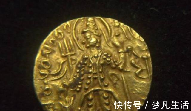 杜月笙@杜月笙儿子无偿捐献18个亿古董,只因一个承诺!