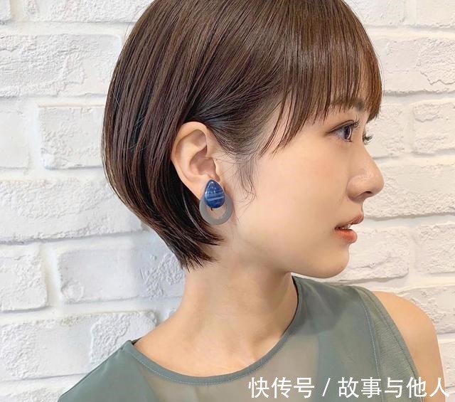 烫发 新时尚发型17款送给大家,越看越完美,蓬松时尚显高级!