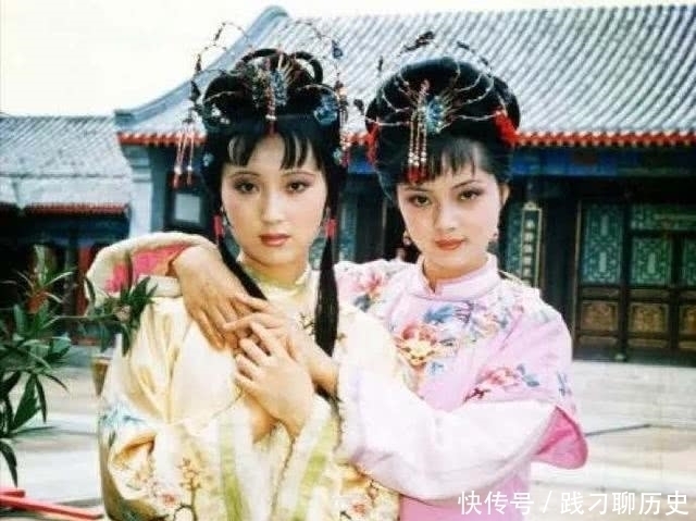 《红楼梦》林黛玉和薛宝钗,谁的容貌更胜一筹曹公暗示的很明白