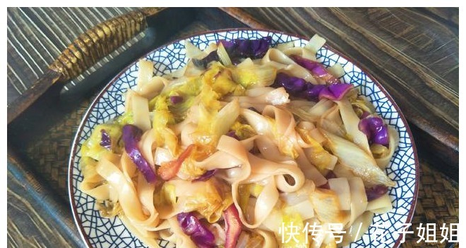 炒面条|家常炒面条的方法,多加1步,面条不坨,爽滑入口,不用买着吃了!