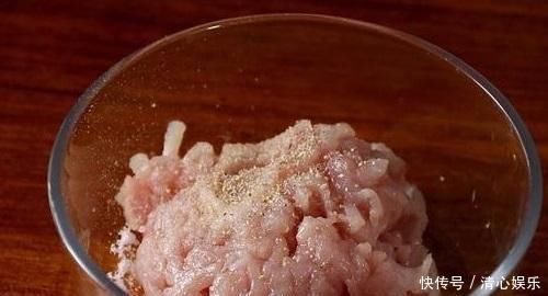 鱼香肉丝非常简单的作法这里,要是一碗料汁就能拿下,越吃越成瘾