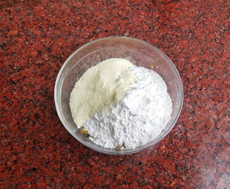 红薯别煮了，加入糯米粉，做成香甜软糯的红薯饼，味道真好