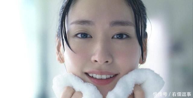 国药店里有一种药用眼霜,淡皱紧肤都不在话下,你用过吗?