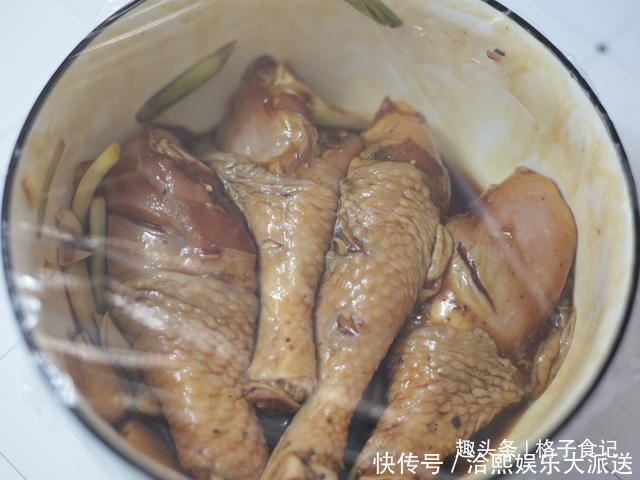 出炉|夏天鸡腿此样做特好吃,不焖不油炸,外焦里嫩,出炉馋到流口水