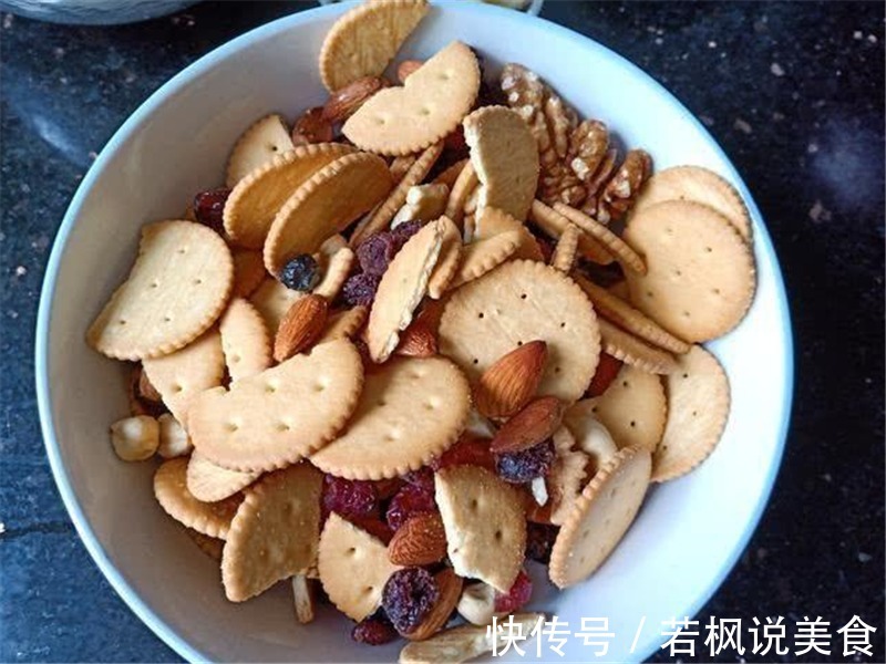 教你在家做雪花酥，甜香奶味足，不用烤箱也能做