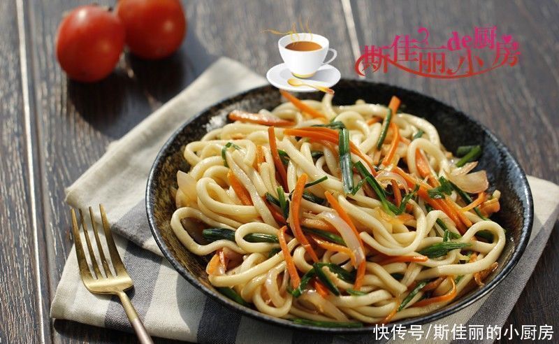 午餐|一个人午餐我迷上了它,有荤有素有主食,5分钟出锅简单营养美味