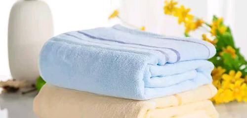 白醋|无论毛巾有多脏多难闻,两个清洗小妙招,几分钟后毛巾除螨又柔软