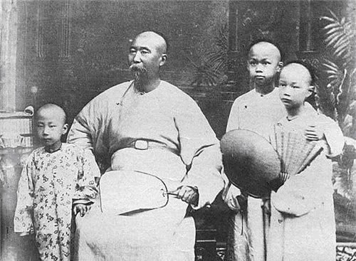 孩子|清朝总督交接，要求一老太太搬走，她说：我不搬，反正都是我儿子