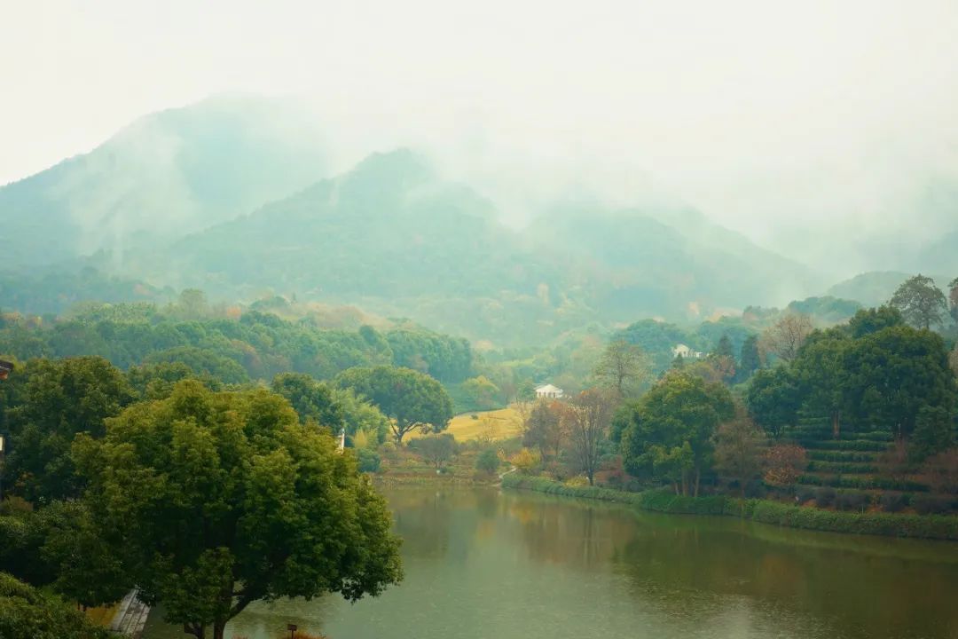 富春山居图|睡进黄公望的禅宗山水画，徒步古典与时尚双生双翼的杭州