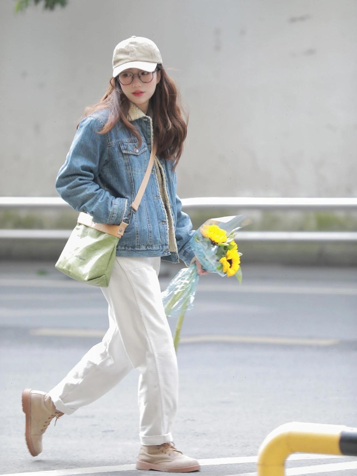 休闲感|牛仔外套也能穿出贵气感,这些搭配保暖舒适又洋气,谁穿谁美