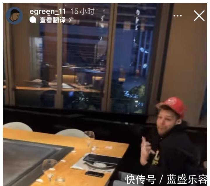 胡金秋|胡金秋熟悉奶爸业务,吴前晒锅盖大的螃蟹,回不回家都要好好过年!