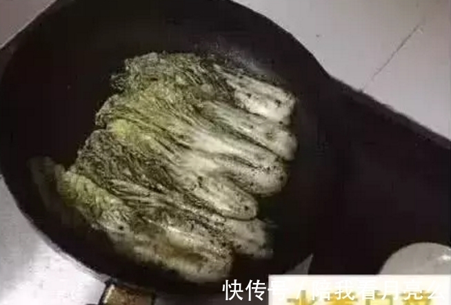 汤圆|真不敢让女友做饭，这煮的是汤圆？还是熬的芝麻糊？
