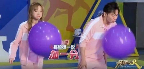 女孩子 宋雨琦参加韩版跑男,当她说出自己曾是MC时,嘉宾表情亮了真长脸