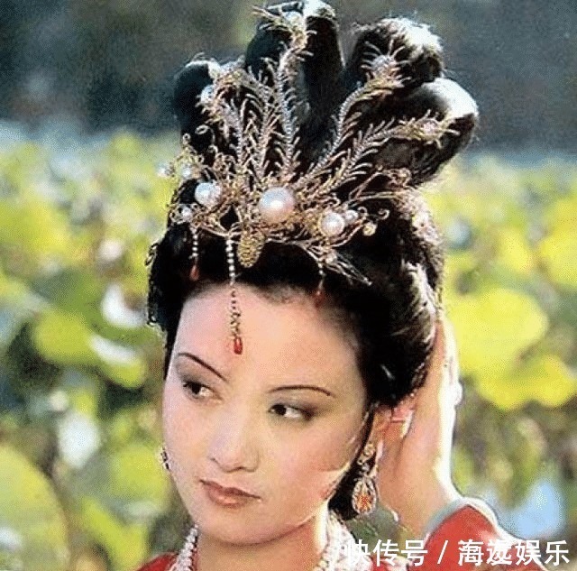 凤姐&唯一在贾府抄家中全身而退的人,却被称为《红楼梦》中最阴暗的人