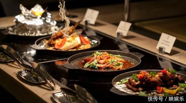 吃自助餐，聪明的人从来不拿这4种餐品，餐厅老板果然内行