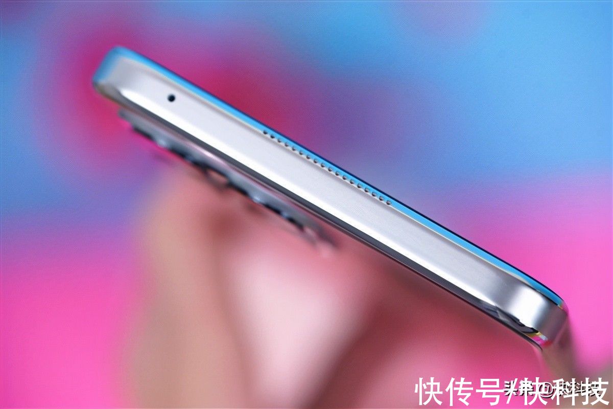 荣耀X30i|目前最薄的LCD屏5G手机！荣耀X30i开箱图赏