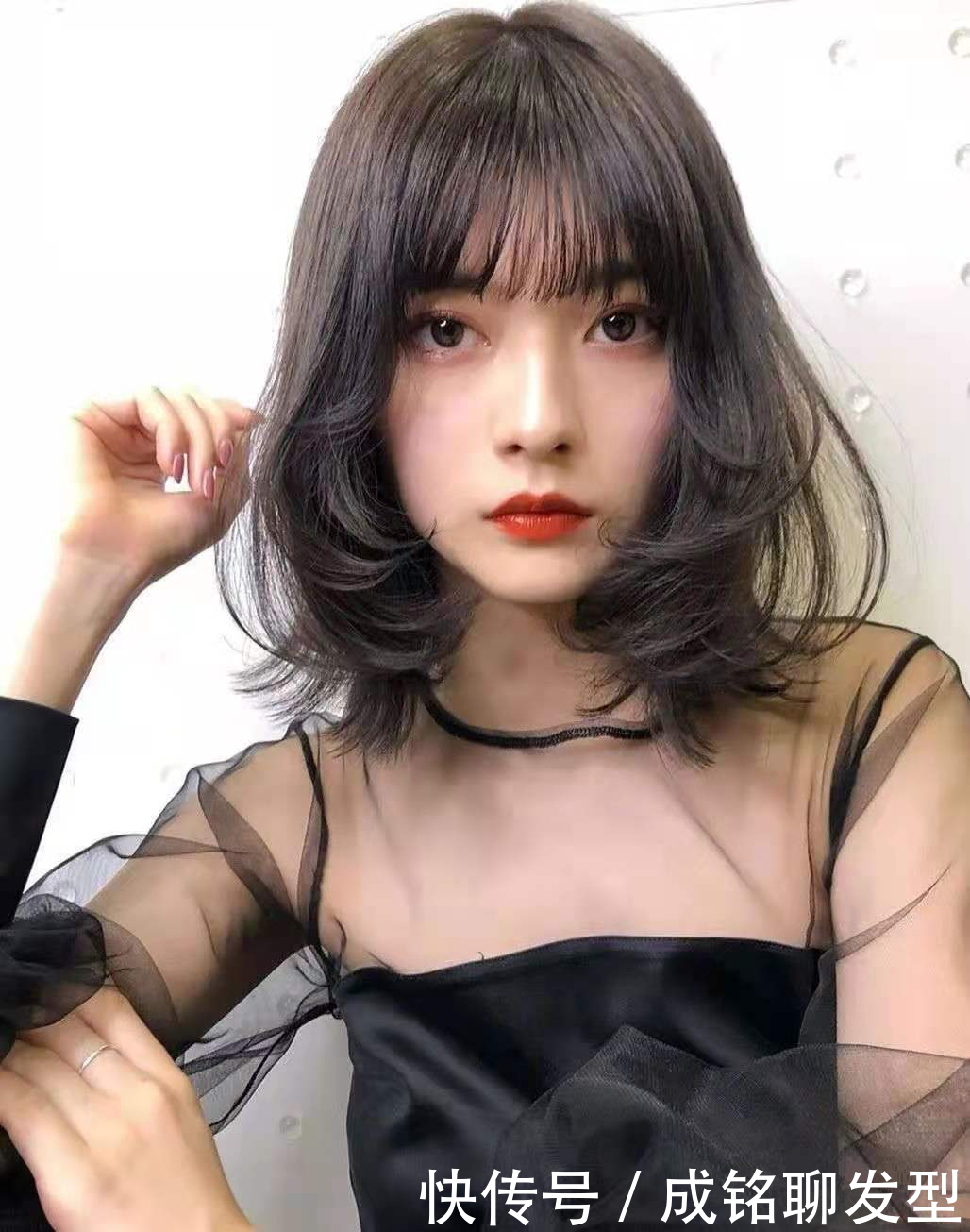 减龄|四十岁女性留什么发型显年轻?三种轻熟风发型,长发短发都减龄