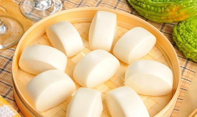 蒸馍店老板说,发面别只用酵母+白糖!加一些它,30分钟发满盆!