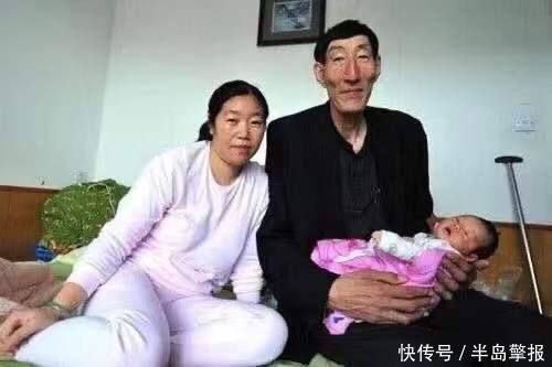 人生|90厘米袖珍女孩嫁1米75的小伙:人生悲苦,却为爱产子受争议