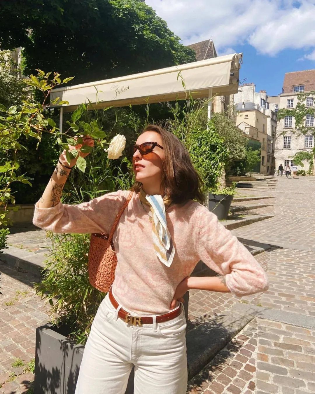 法式|法式上衣+高腰下装，今年夏天必火的组合