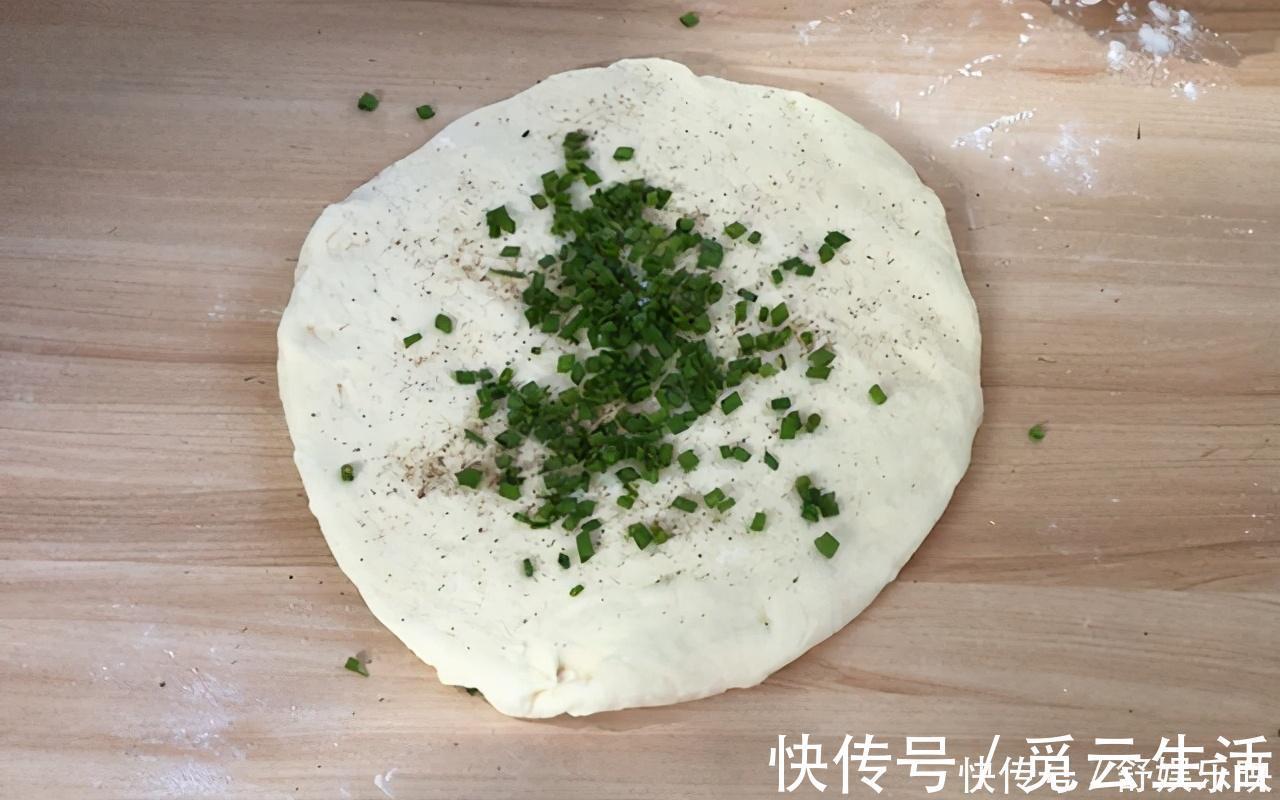 好吃|简单又好吃的早餐饼，外皮金黄酥脆，内里蓬松暄软，比鸡蛋饼好吃