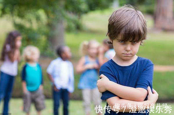 自卑|如果孩子平时喜欢做这3件事,说明“骨子里很自卑”,家长要注意