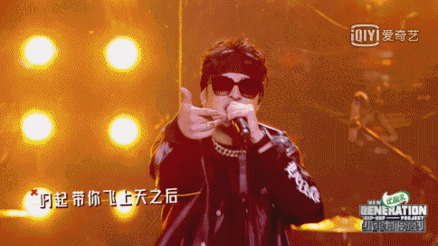 李荣浩|李荣浩走心开唱《贫穷或富有》，沉浸式 live 现场戳人泪点