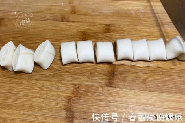 绿豆小饼|在家自制绿豆小饼，学会不用买，清凉解暑易消化，老人孩子都喜欢