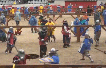 中国古代@穿上中国明光铠手持偃月刀,去跟欧洲骑士对砍,战绩如何?