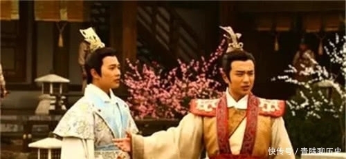 作诗|曹丕见两牛打架,刁难曹植作诗且不能出现牛字,结果比七步诗还绝