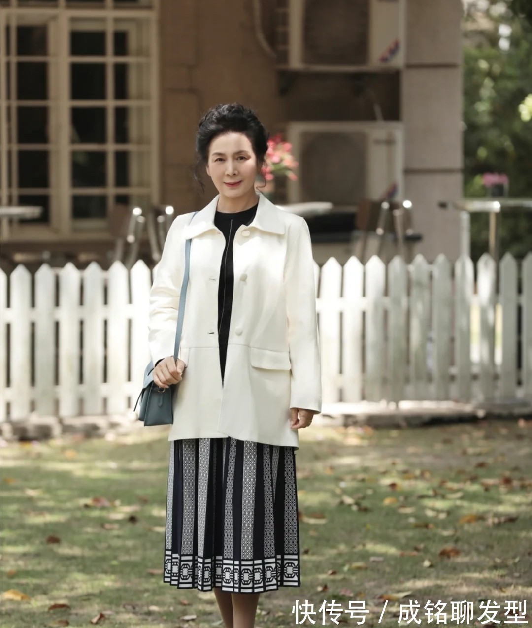 穿衣|六十岁比年轻人还会穿,穿搭优雅又接地气,奶奶辈也能美出新高度