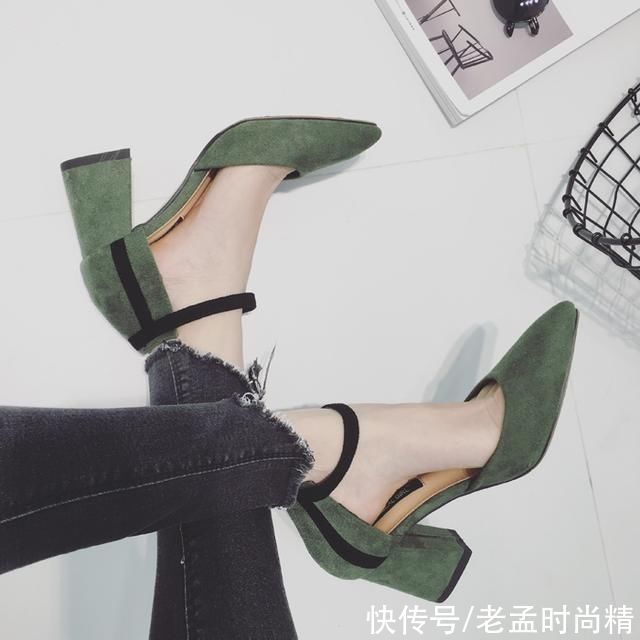 浅口 看一眼就能喜欢上的性感高跟鞋,走再多路也不怕累脚,还特显脚白