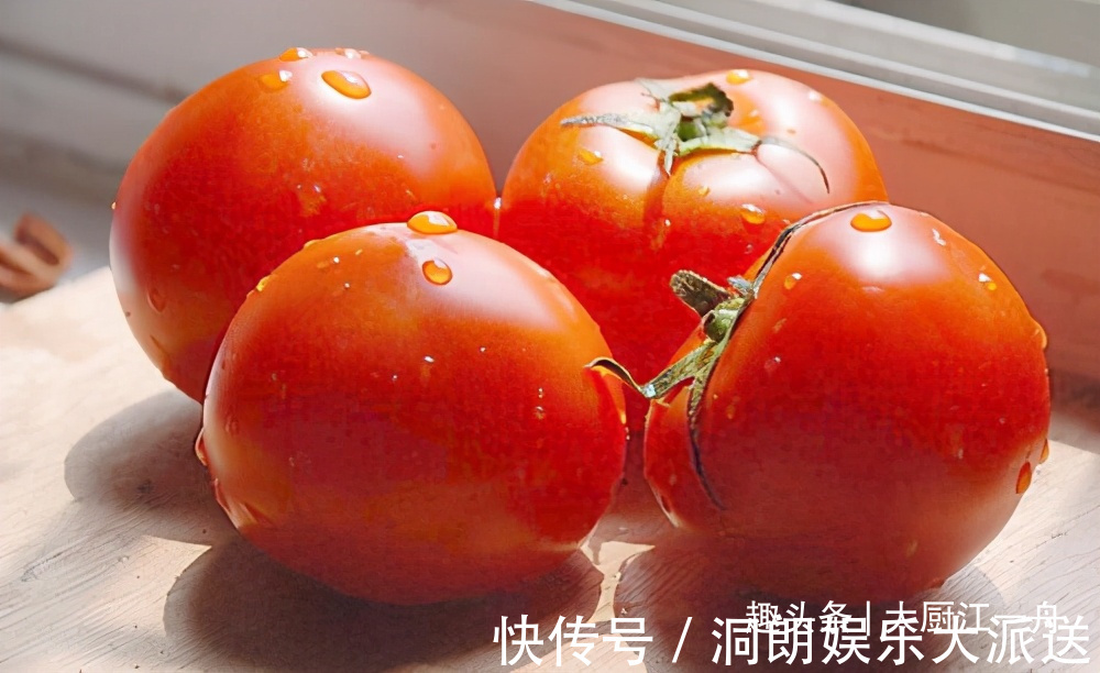 买西红柿时，选5片叶还是6片叶老菜农别再买错了，难吃还费钱