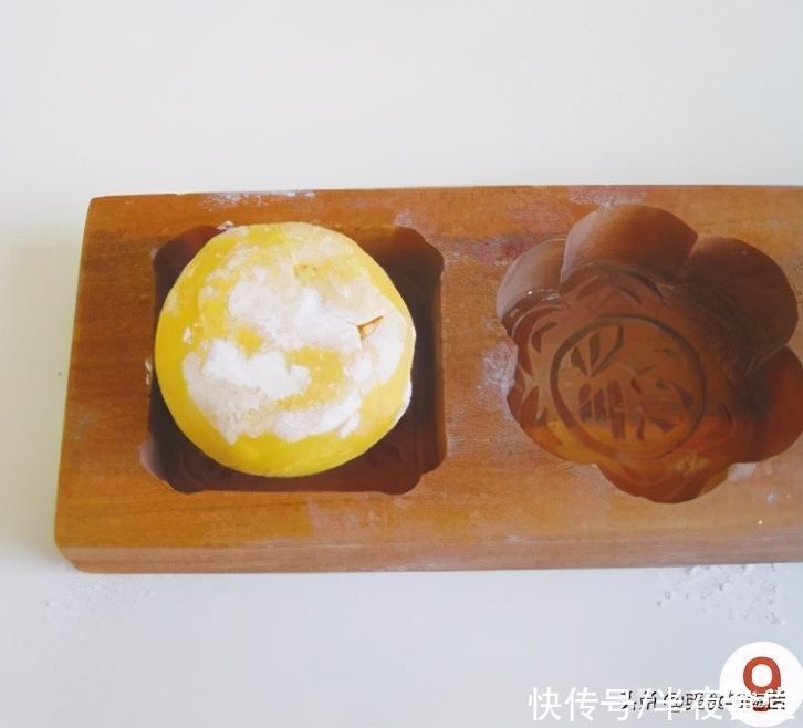 过年馒头不用蒸，平底锅煎着吃，金黄酥香暄软香甜，比面包还美味