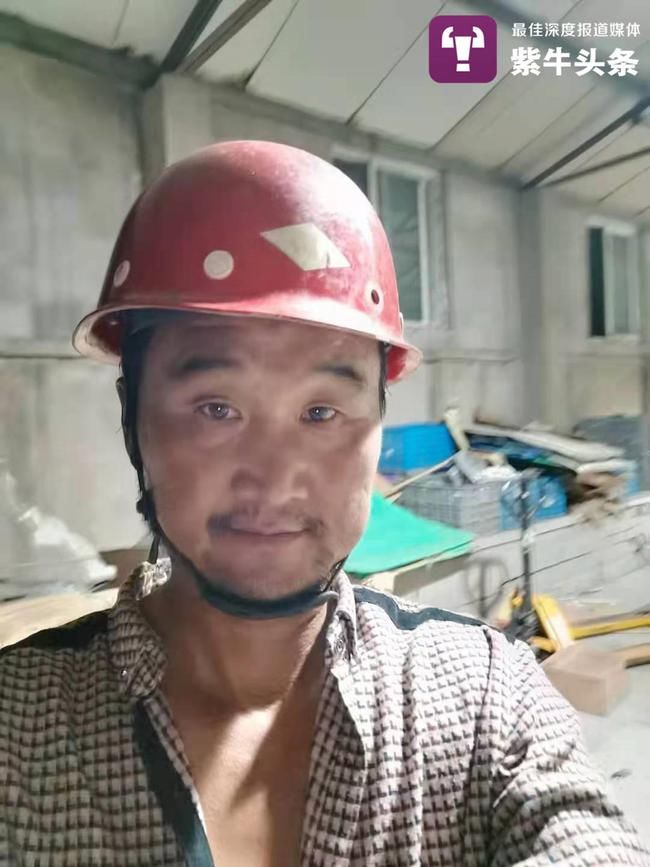 废品|收废品的“陋室画家”:最想给妻子画幅肖像