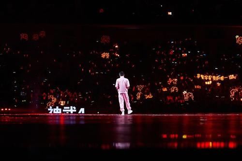 高燃|人类高质量演出现场―华语乐坛领军人物华晨宇的高燃现场