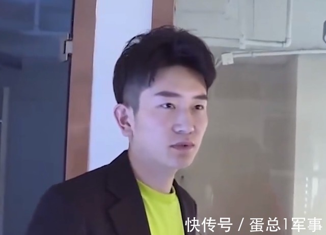 店长 女子去烫发,结果毁了一头头发,理发师:送你三次护理还想怎样?