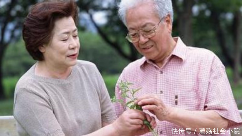 身体|有人很难冒汗,有人动不动就满身是汗,哪一种说明身体出了问题?