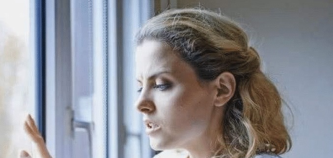 恶心|肝癌早期,身体会亮一个“红牌”,好多人误判是咽炎,习惯性忽略!