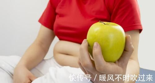 赘肉|肚子上赘肉多,如何减掉小肚腩?学会3招,减脂又塑形!