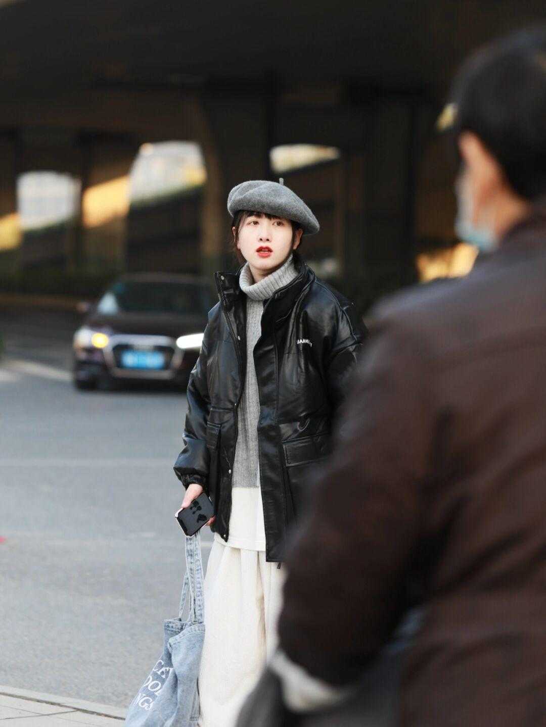 深灰色|“羽绒服”才是万能搭配神器,冬季穿保暖还个性,时髦精都爱了!