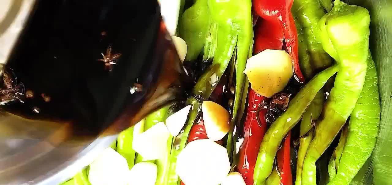 住在城里也能做辣椒泡菜，酸辣不苦咸鲜爽脆，非常适合天气热时吃