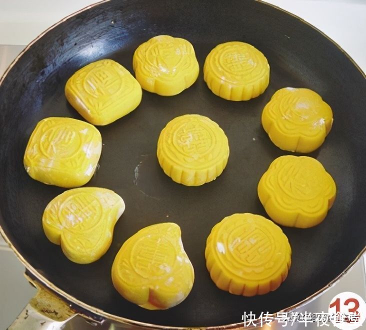 过年馒头不用蒸，平底锅煎着吃，金黄酥香暄软香甜，比面包还美味