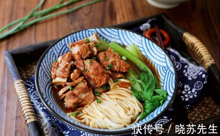 早上来一碗鲜美的排骨面，管饱又解馋，赶快来一份