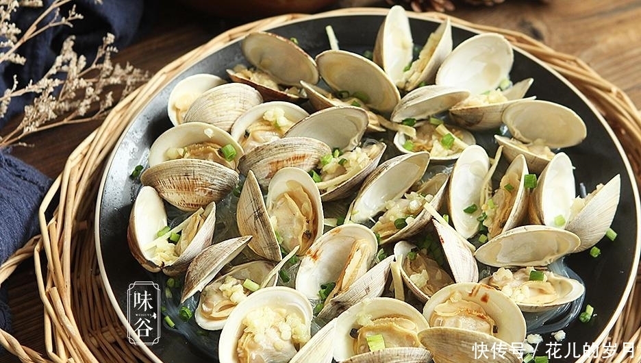 这海鲜春天最鲜嫩,和粉丝一起蒸,原汁原味又不失营养,老少都爱