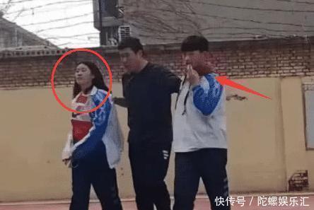 早恋|老师意外“截获”学生的情书,并写下评语该醒醒做题了