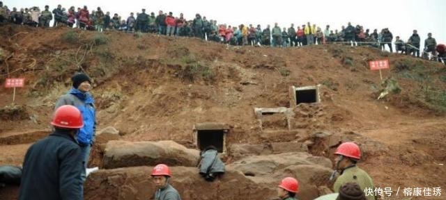 修路遇到一座宝墓,技术复杂无法挪动,考古队忍痛拆走!