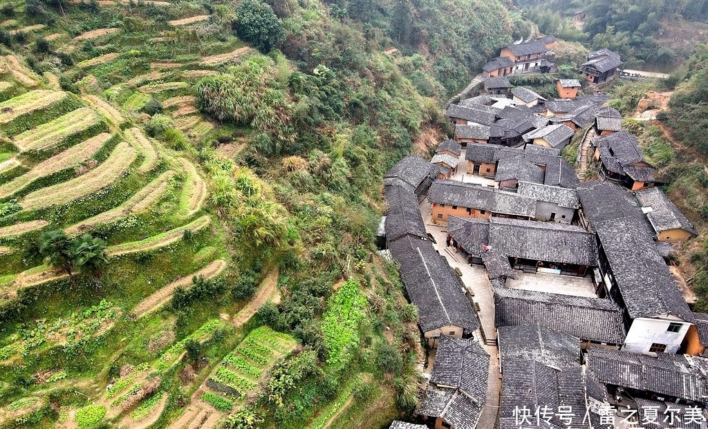 藏于深山中的客家村寨,千年来没有蚊子生存,堪称盛夏避暑防蚊圣地！