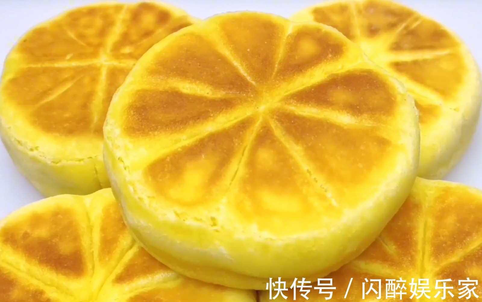 谷物醇|玉米面开水一烫,加一盒酸奶,金黄柔软好消化,孩子三天两头要吃