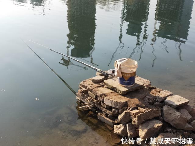 冬季钓鱼,钓浅、钓深不绝对,但这几种情况必须钓深